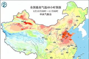 控卫詹！詹姆斯上半场8中5砍下15分5助攻 正负值+11